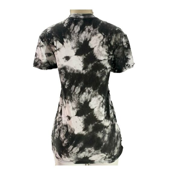 Disney S Tie-Dye Mickey Mouse & Minnie Mouse Pocket Graphic Short Sleeve Tee - Picture 4 of 6